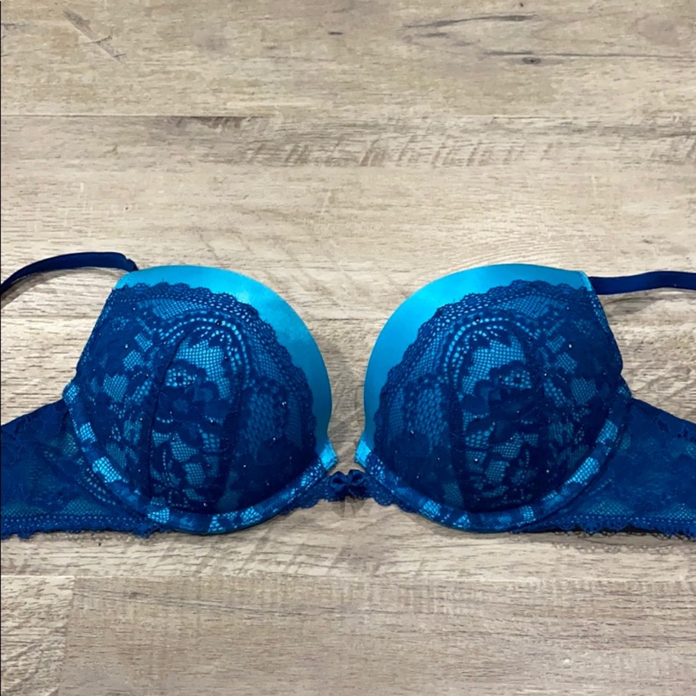 BNWOT Victoria’s Secret Bombshell Bra